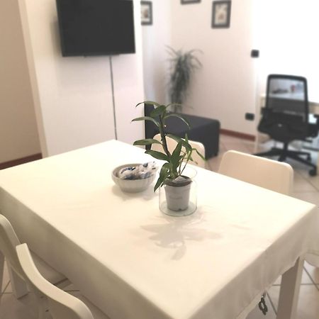 Holiday Apartment - Brescia Centro - Parcheggio Privato Экстерьер фото