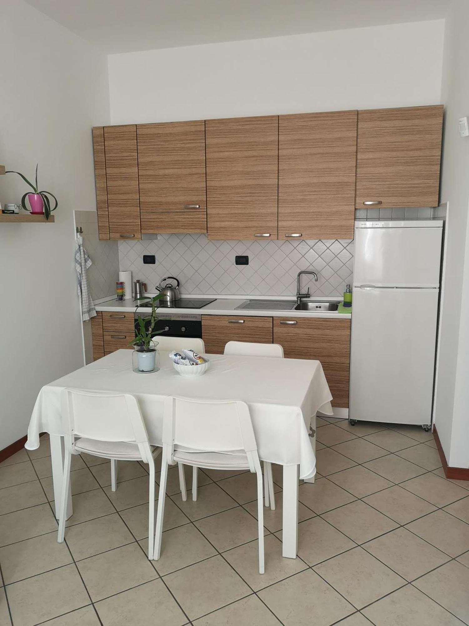 Holiday Apartment - Brescia Centro - Parcheggio Privato Экстерьер фото